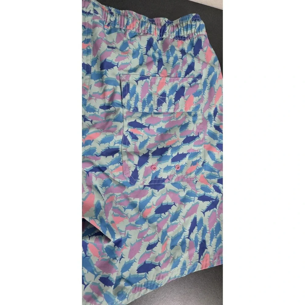2 Vineyard Vines Pink & Blue Print 7in Printed Chappy Swim Trunks XS Men EUC‎